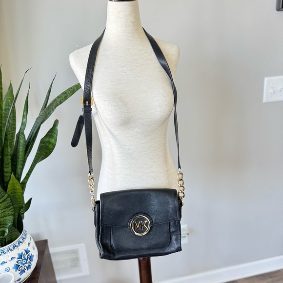 Michael Michael Kors Chain-linked Pebbled Leather Crossbody Bag - Black & Gold - Picture 3 of 12